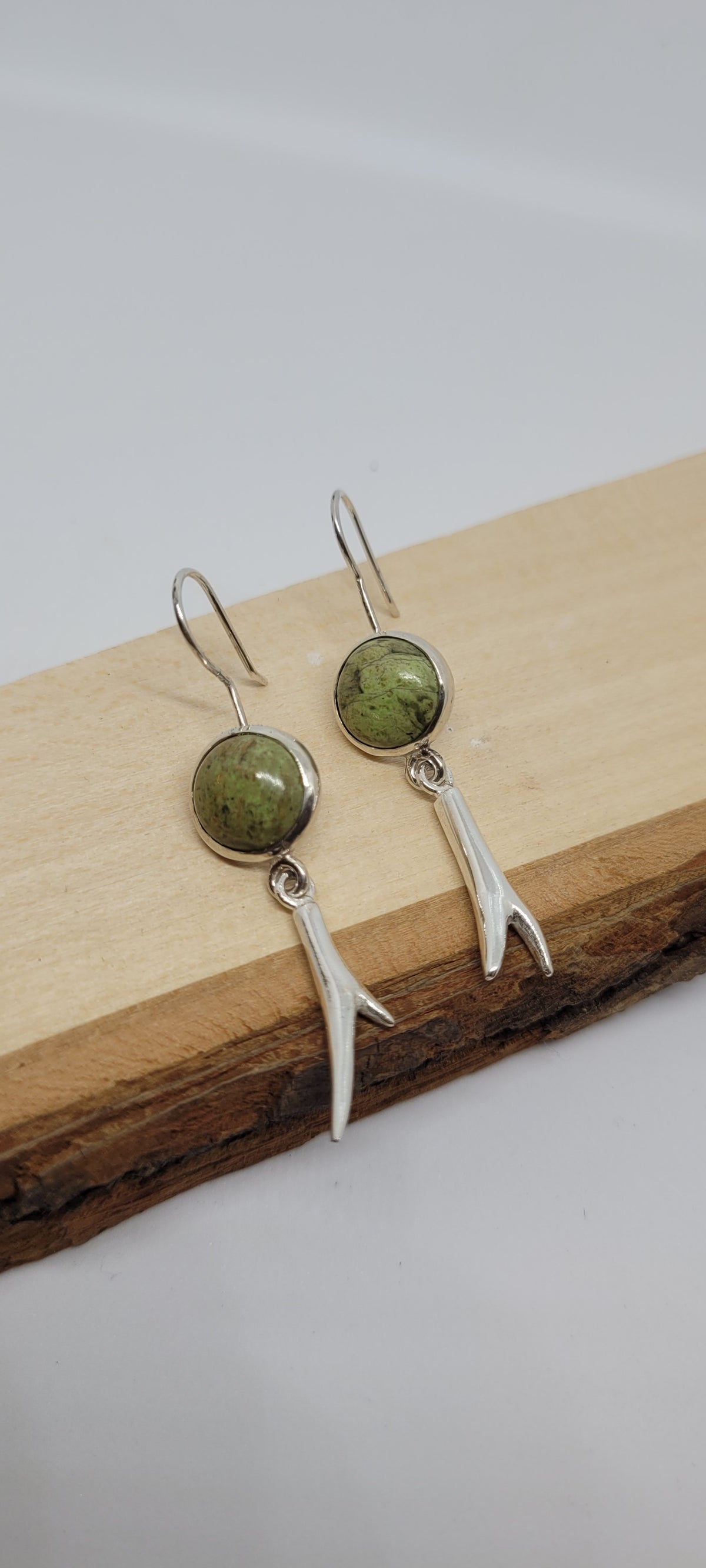 Boucles d'oreilles branches et gaspéite du Québec