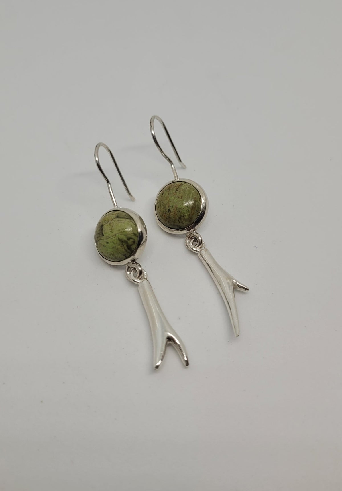 Boucles d'oreilles branches et gaspéite du Québec
