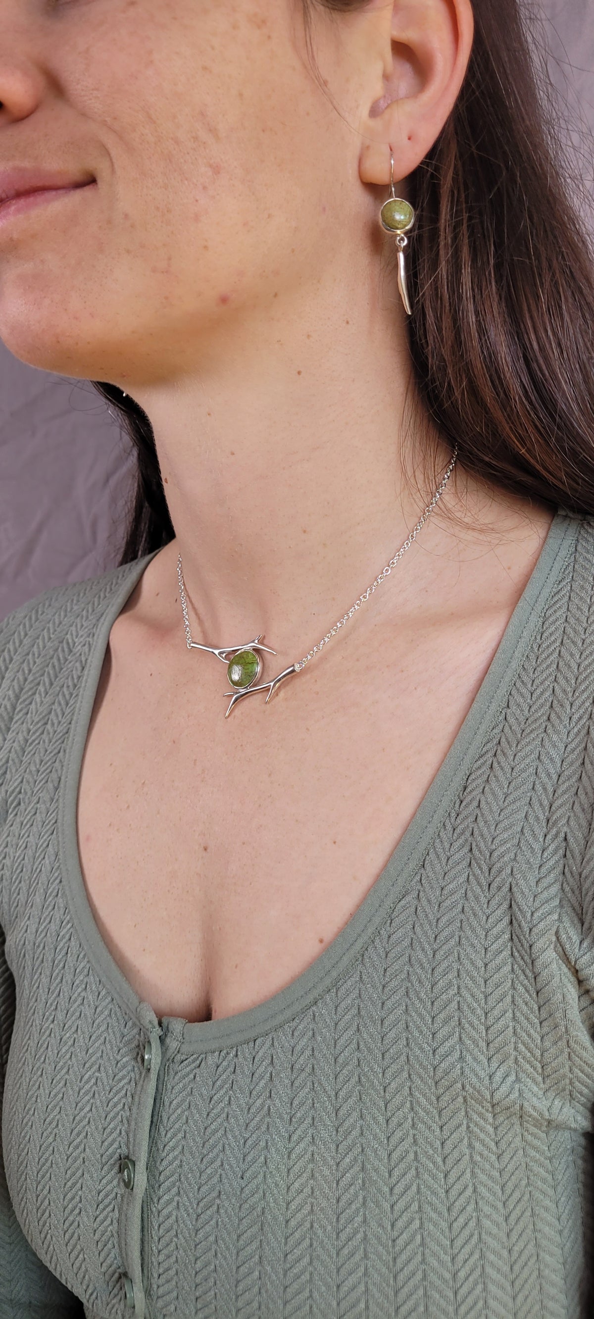 Collier branches et gaspéite du Québec