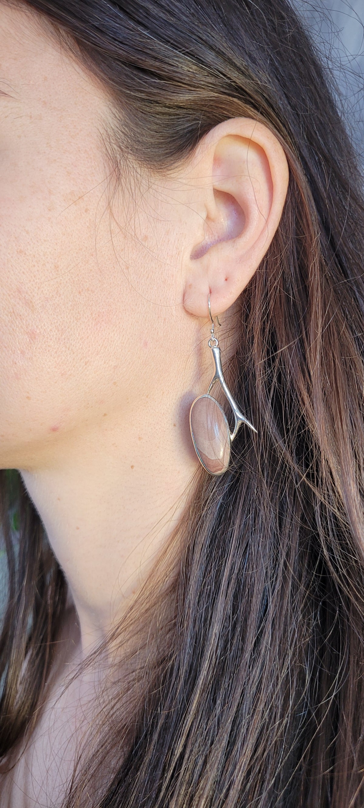Boucles d'oreilles branches et galets de Gaspésie