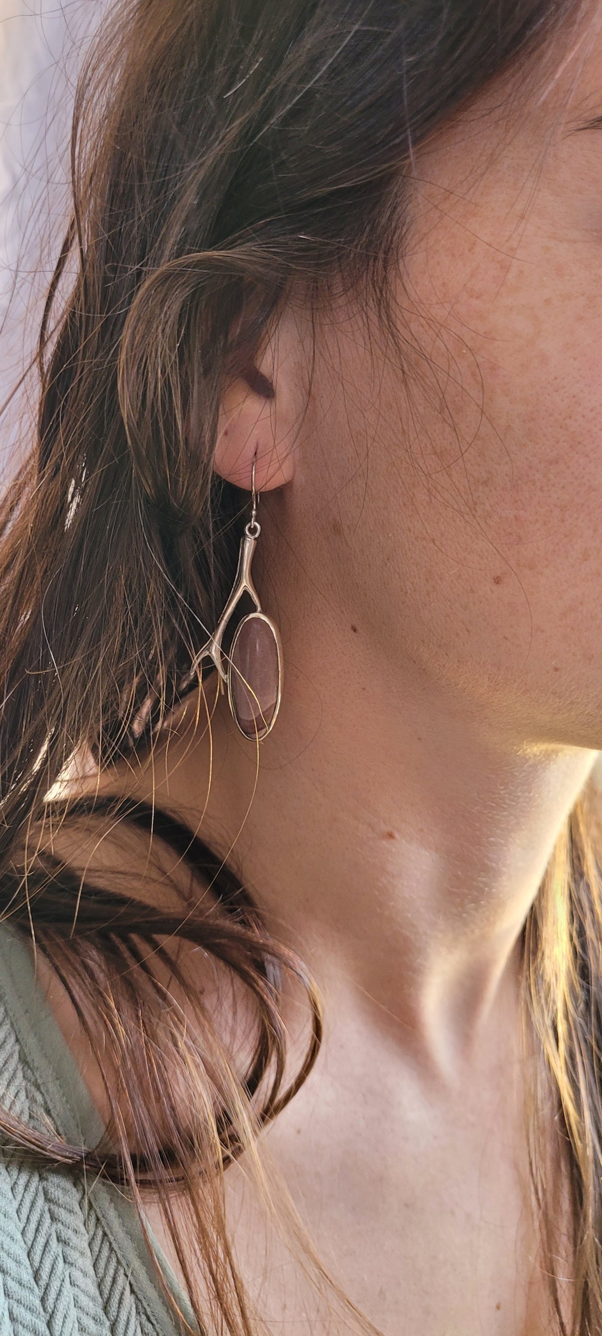 Boucles d'oreilles branches et galets de Gaspésie