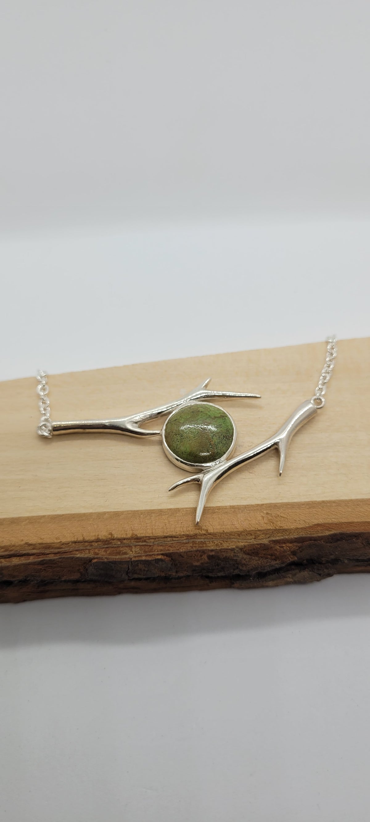 Collier branches et gaspéite du Québec